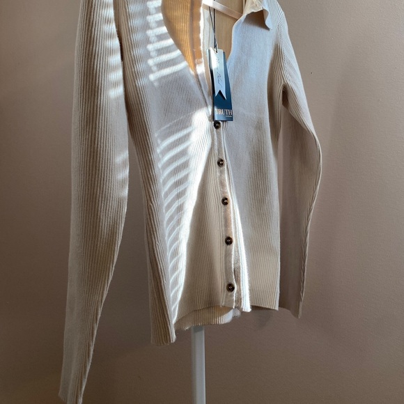 Truth by Republic Cream Ribbed Collared Sweater Size S NWT - Picture 4 of 15